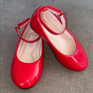 NWT Link Red patent leather girls maryjane shoes